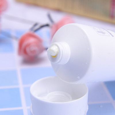 厚生牡丹深层清洁弱酸温和洗面奶