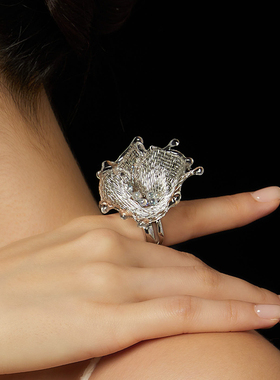 设计师款烟花花朵高级优雅戒指