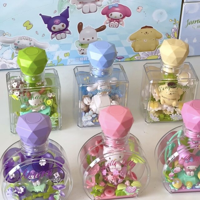 Moonlight Society Fun High Building Blocks Sanrio DIY Perfume Bottle Big-eared Dog Hello Kitty Flower Love Elf Blind Box