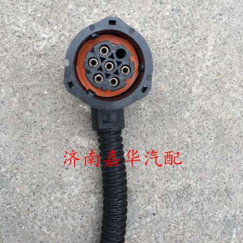 中国重汽豪沃组合后尾灯插头豪沃A7 T7H后刹车灯倒车灯插线线束 - 图2