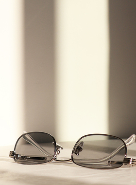 酉事2026新小方框珍妮同款银色墨镜女潮y2k辣妹风高级感太阳眼镜