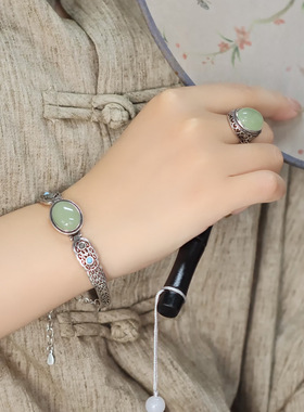 925银新中式和田玉蛋面镂空手镯