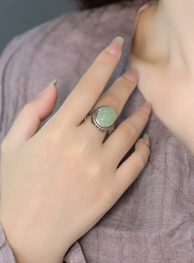 925银新中式和田玉蛋面镂空戒指