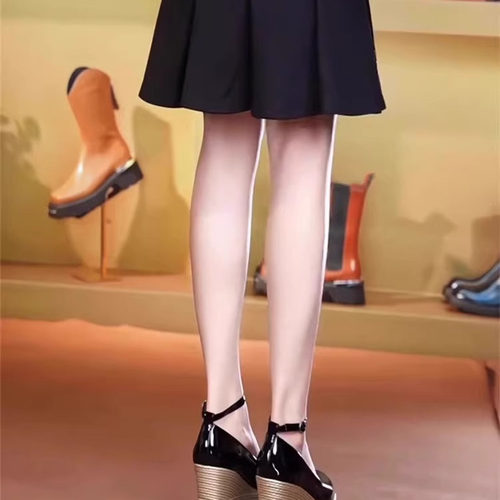 厚底漆皮圆头一字带时尚单鞋2026春季新款防水台拼色坡跟高跟鞋女 - 图0