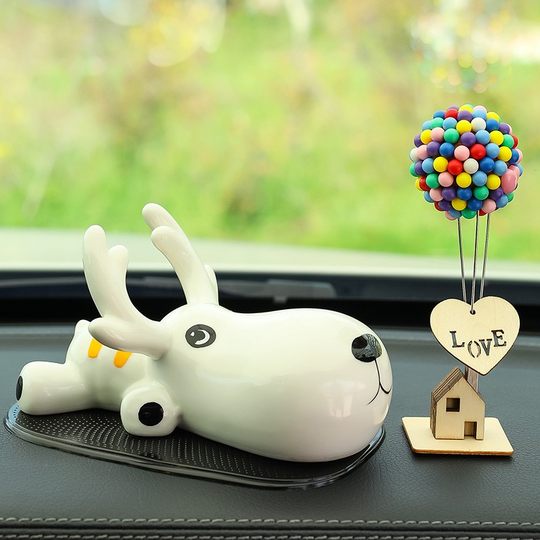 汽车内饰品小摆件装饰用品大全车载一路平安鹿气球车上中控台高档