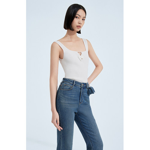 黑标系列 欧时力 镂空方领针织背心女秋装上衣打底修身 - 图1