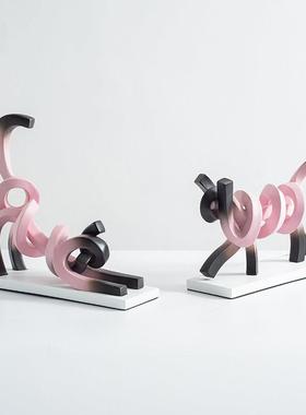 现代简约软装摆件创意弯曲白色艺术饰品样板房售楼部酒柜装饰陈设