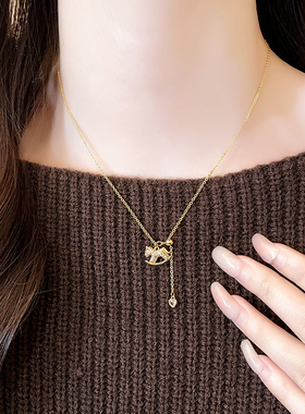 古婷金色满钻小马项链高级感