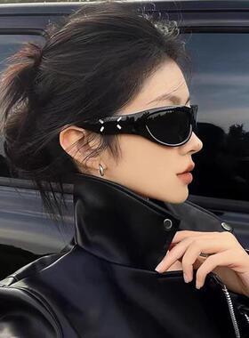 高级感墨镜女时髦辣妹风2024年新款窄框骑行眼镜开车太阳镜凹造型