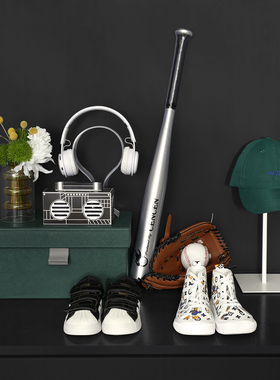 E-Pin逸品 样板间儿童衣帽间墨绿色棒球风艺术套组装饰品耳机童鞋