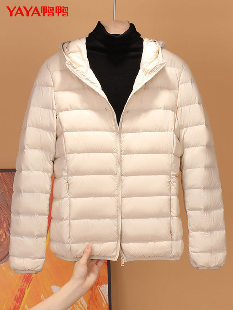 鸭鸭薄款轻薄2021年新款短款羽绒服 鸭鸭依恒羽绒服