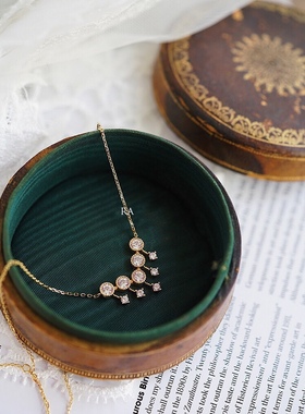 星光时尚风镀金流苏显瘦锁骨链