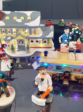 圣诞雪人公仔街景树脂摆件定制圣诞节发光房子车子装饰工艺品