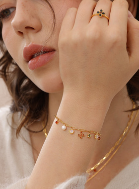 流苏垂落，点亮腕间风采