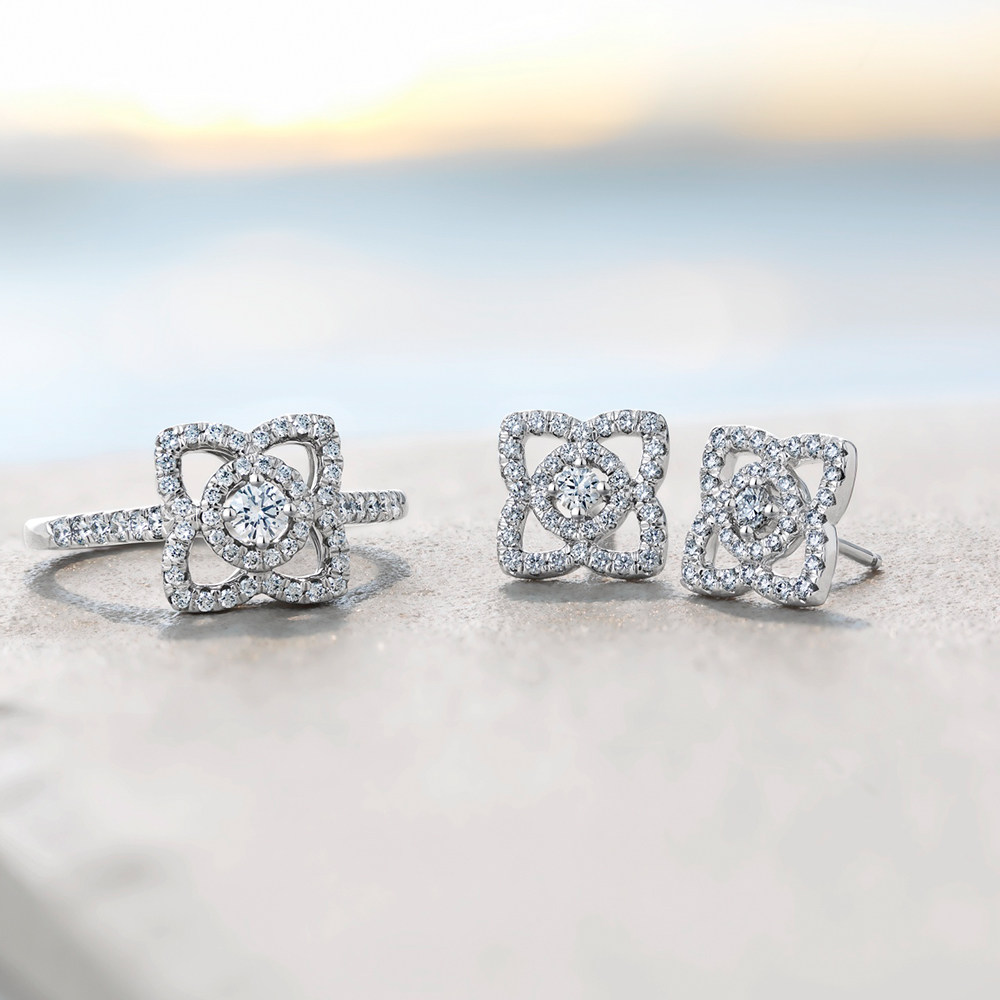 De Beers 戴比尔斯 Enchanted Lotus 莲花18K白金钻石耳钉,淘宝优惠券,粉丝福利购,淘宝优惠卷