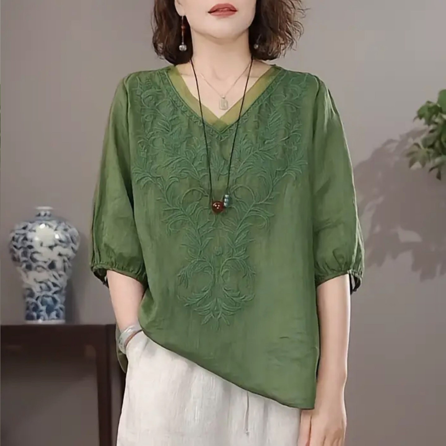 Bojin Selected Women's Clothing Store Women's Genuine Loose Top Fashionable Retro Versatile Embroidered V-neck Mid-Sleeve Ta8