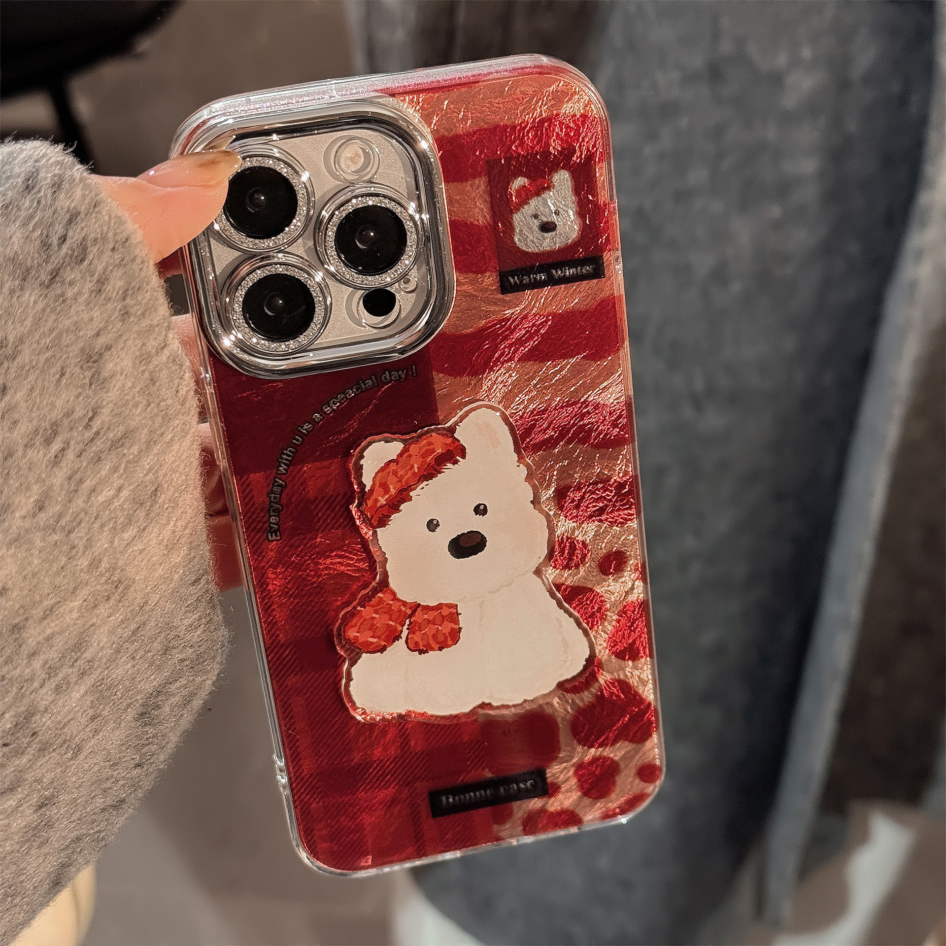 韩系可爱西高地狗狗适用16promax新年红色手机壳16Pro镜头保护iPhone15秋冬豹纹14promax毛绒挂绳13Pro保护套