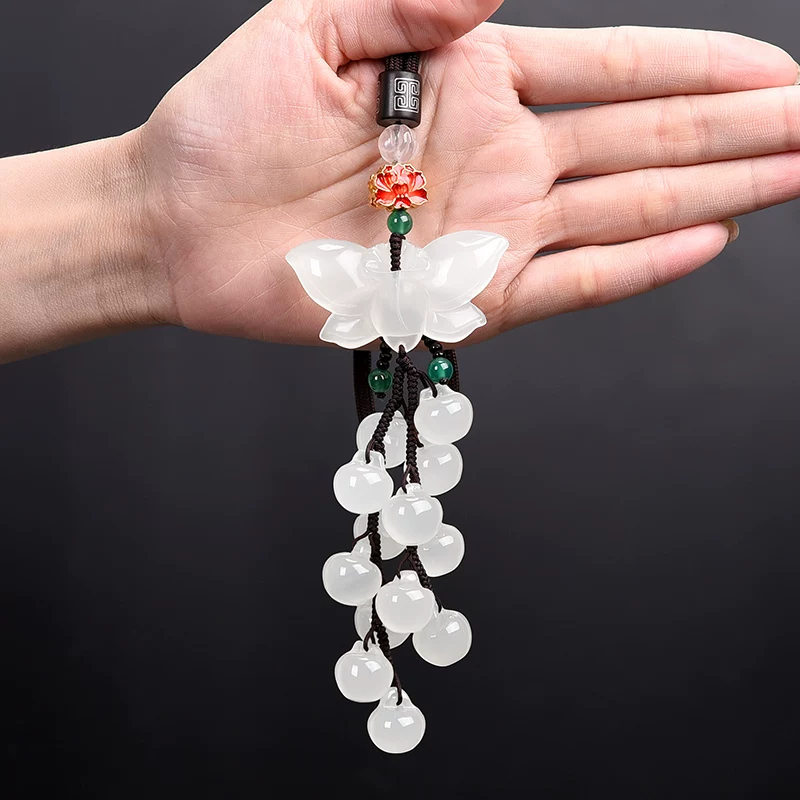 П pendent jade with butterfly, high-end cute creative accessory