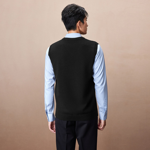 Heilan House light business soft knitted vest for men