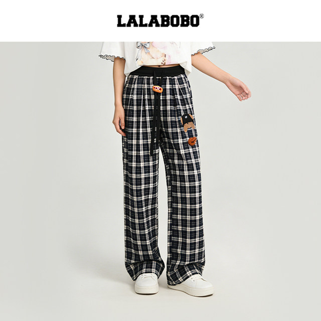 ຫົວຫມີ plaid ກາງເກງສີດໍາ