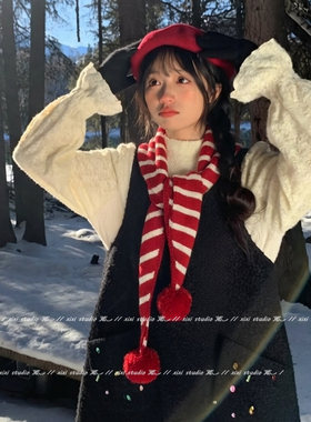 松弛感红色条纹针织毛球三角巾