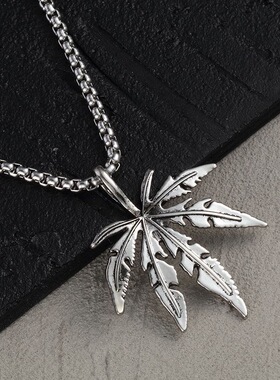 网红枫叶项链女百搭合金电镀吊坠情侣嘻哈潮流街头时尚长款毛衣链