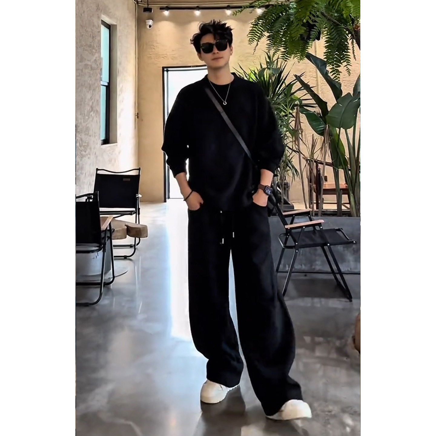 2025秋冬新款糯米绒休闲运动套装男宽松百搭圆领卫衣直筒裤两件套 - 图3