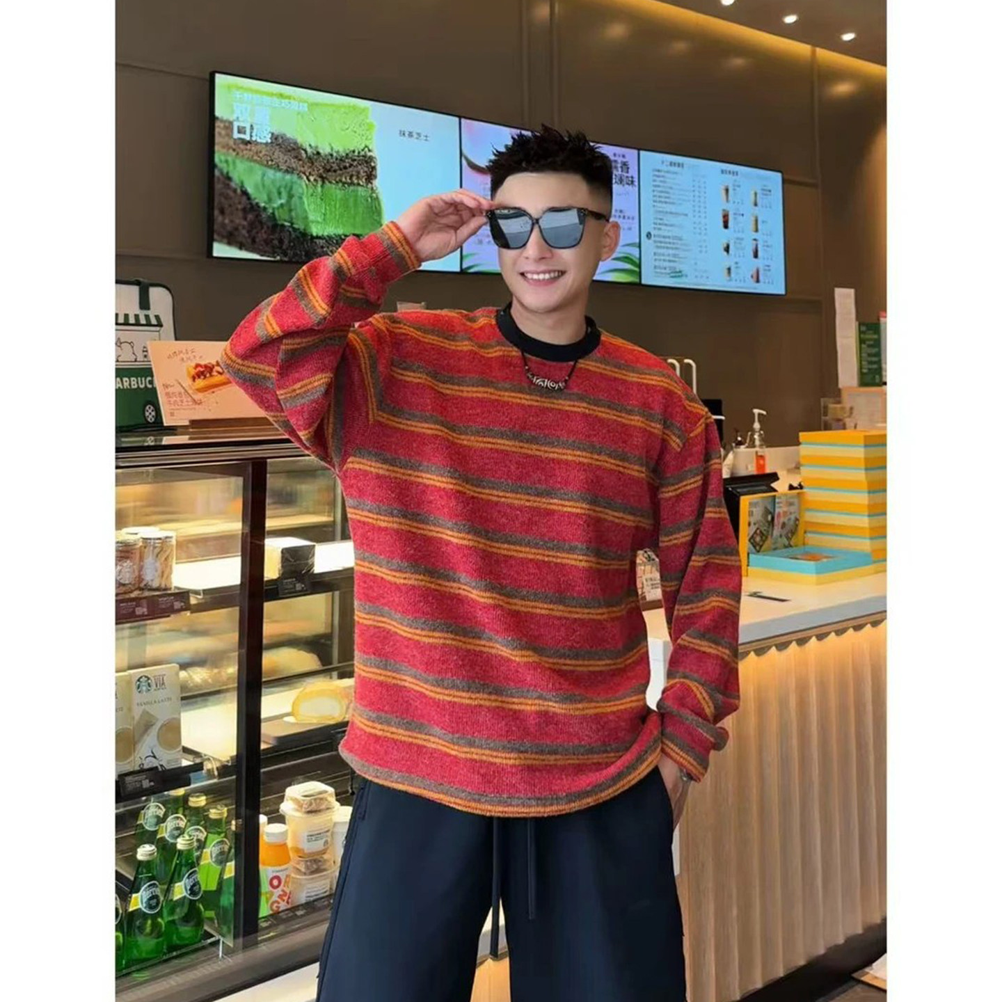 2025秋冬新款撞色条纹长袖针织衫男时尚设计底摆抽绳软糯圆领毛衣,淘宝优惠券,粉丝福利购,淘宝优惠卷