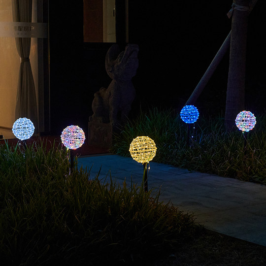 Landschaftsdekoration hängender Baum Takraw Ball Solarlicht