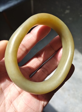 手镯且末糖玉贵妃圈口60镯重86克