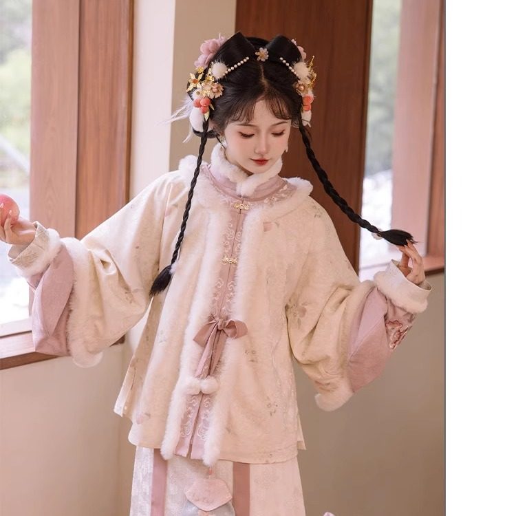 原创明制汉服女远山乔釉玉桃桃秋冬加绒比甲披肩配饰马面裙套装,淘宝优惠券,粉丝福利购,淘宝优惠卷