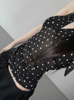 Backless V-neck halter top 黑色波点露背V领挂脖上衣女收腰背心