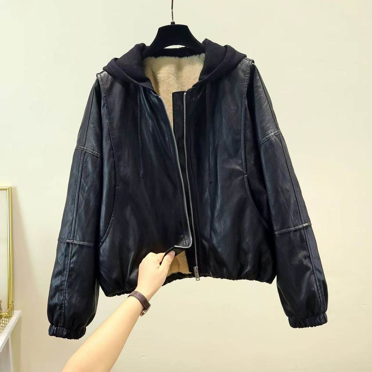 带帽加绒皮衣女士秋冬装新款时尚加厚宽松保暖机车服夹克短款外套,淘宝优惠券,粉丝福利购,淘宝优惠卷