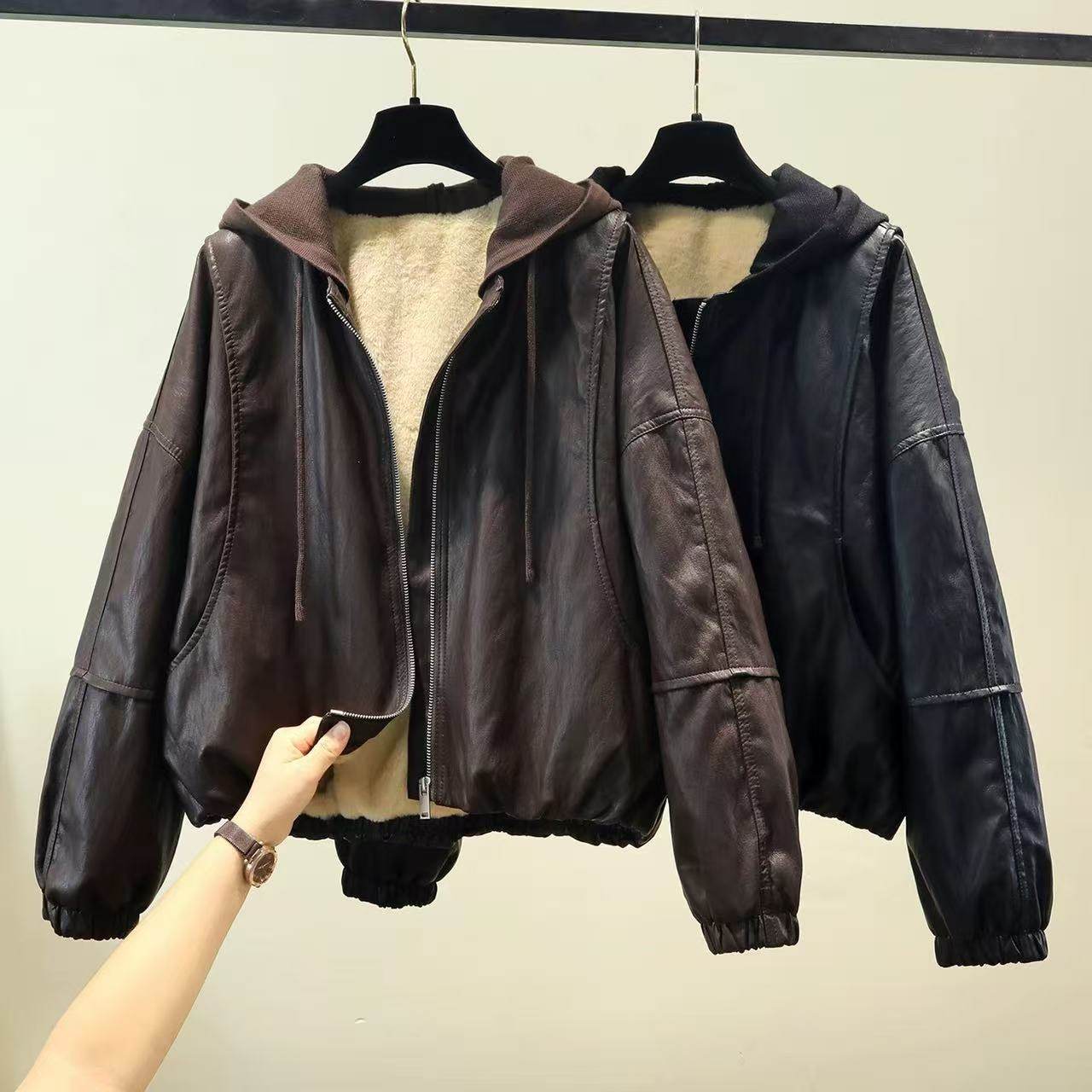 带帽加绒皮衣女士秋冬装新款时尚加厚宽松保暖机车服夹克短款外套,淘宝优惠券,粉丝福利购,淘宝优惠卷