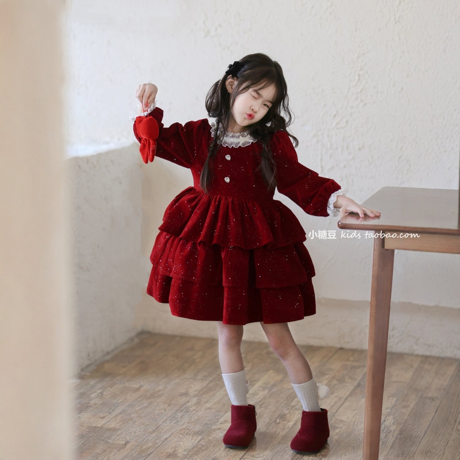 女童红色闪闪丝绒连衣裙蛋糕裙2025冬季女孩加绒公主裙新年蓬蓬裙,淘宝优惠券,粉丝福利购,淘宝优惠卷
