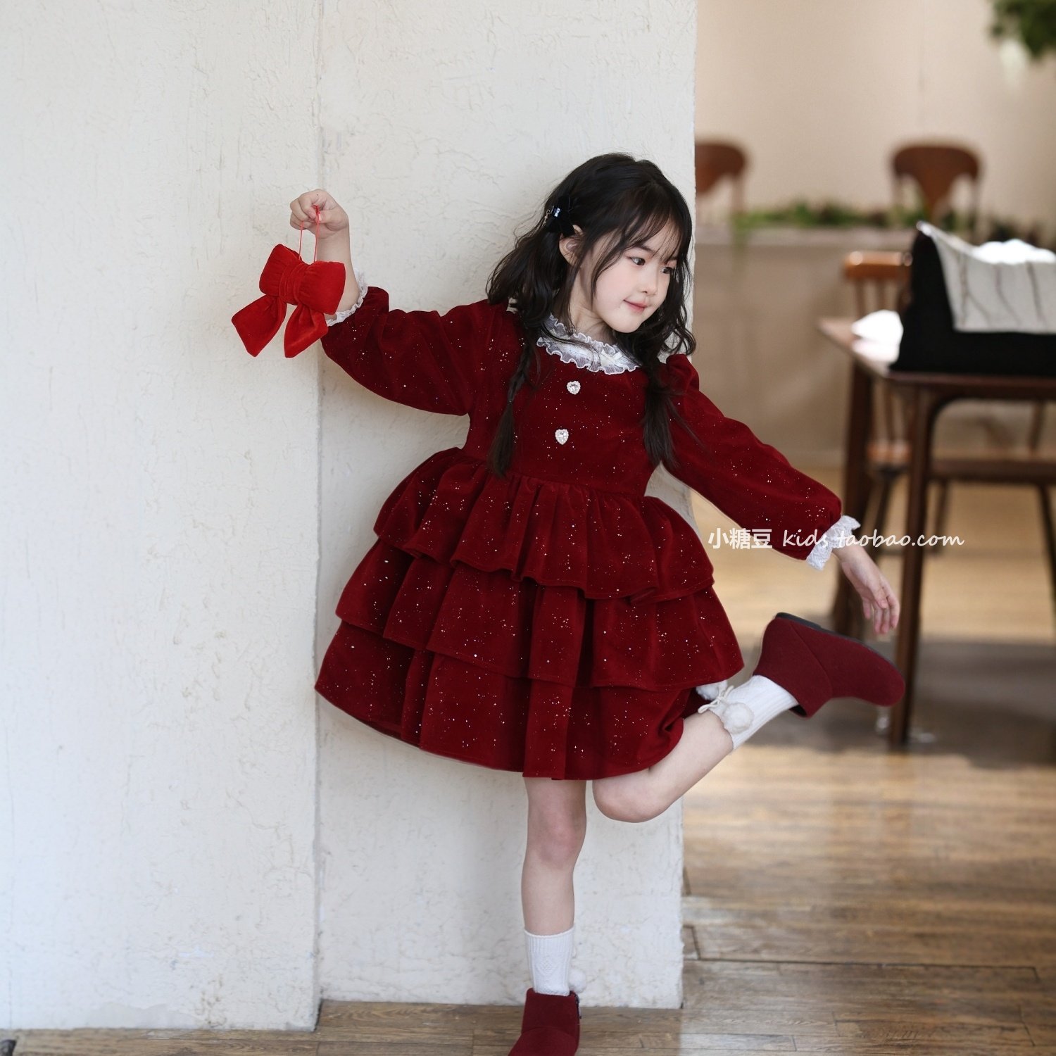 女童红色闪闪丝绒连衣裙蛋糕裙2025冬季女孩加绒公主裙新年蓬蓬裙,淘宝优惠券,粉丝福利购,淘宝优惠卷
