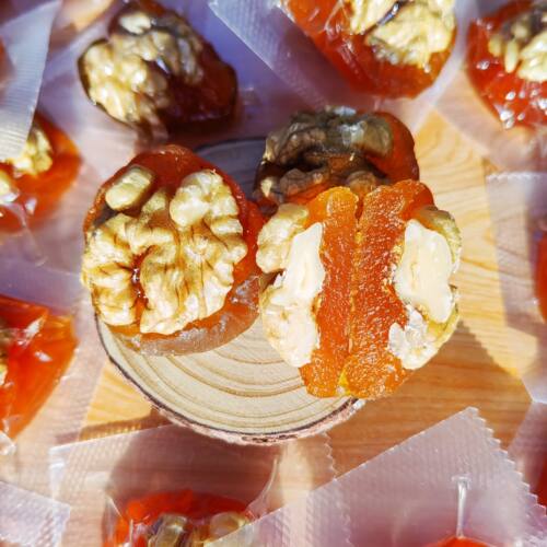 新疆特产西域皇后金杏烤核桃500g蜜饯果脯杏脯夹核桃仁独立包装 - 图0