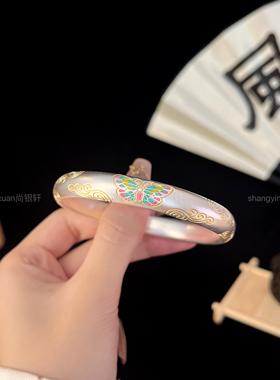 描金祥云珐琅彩蝴蝶手镯年轻款