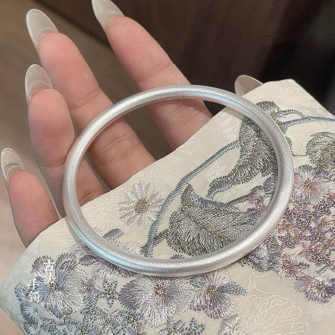 尚银轩shangyinxuan 足银999简约素雅古法工艺圆条银手镯闭口,淘宝优惠券,粉丝福利购,淘宝优惠卷