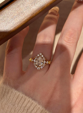 清冷感金色仿锆石水滴戒指女轻奢