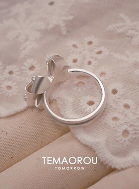 清冷感小众设计立体蝴蝶结镶嵌奶蓝色小欧泊石戒指开口食指戒指环