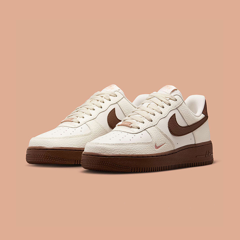 Nike耐克空军一号女鞋Air Force 1 米白棕AF1 低帮板鞋IM3378-122 - 图1