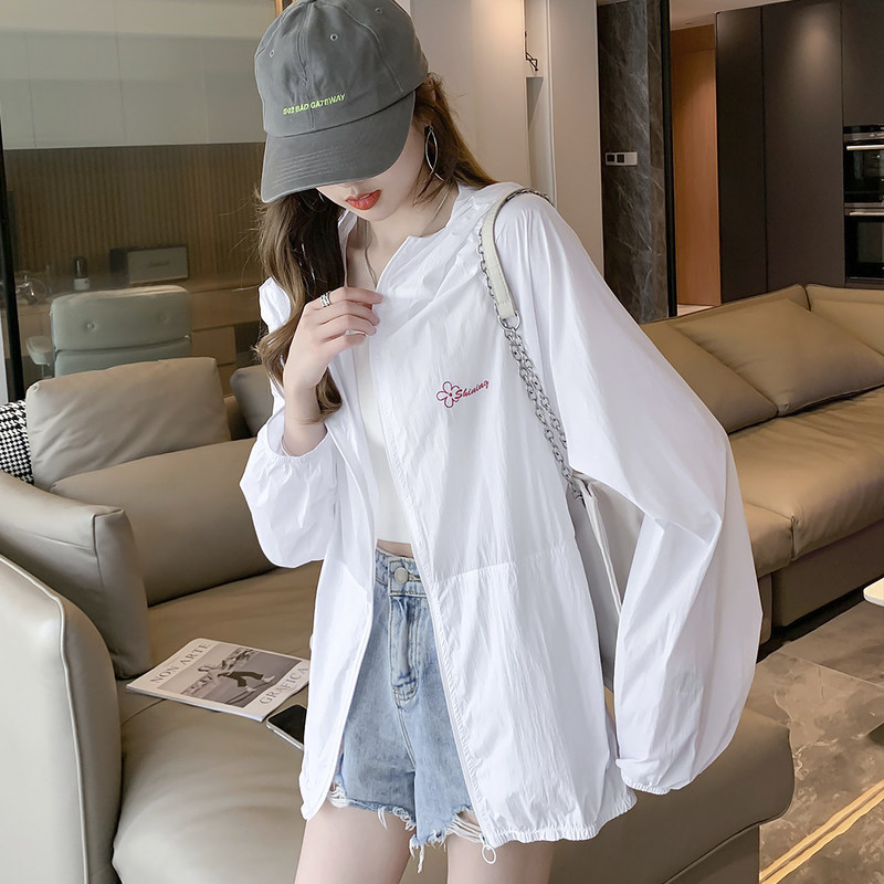  唐狮outlets店短外套