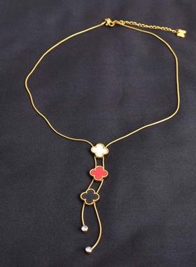 钛钢黑色三色四叶草流苏项链女时尚气质百搭轻奢颈链经典红色双面