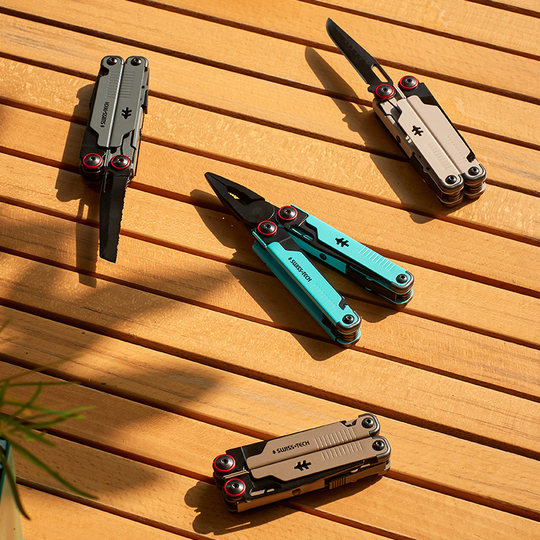 瑞士科技户外多功能钳子折叠小刀随身多用工具钳野外应急车载装备