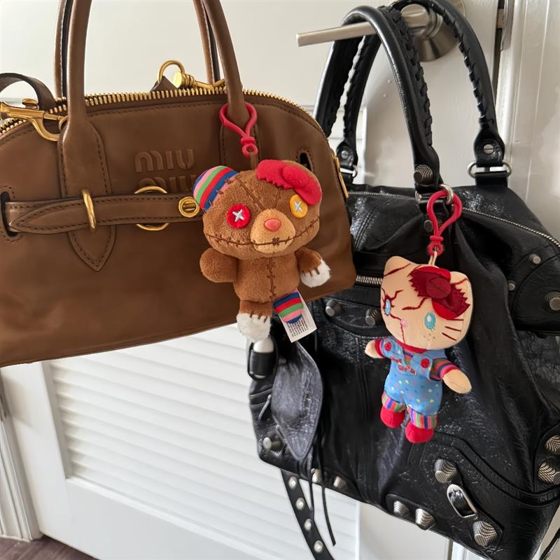 日本SELUMB环球影城LA限定kitty万圣节鬼娃kt缝线小熊包包车挂件 - 图0