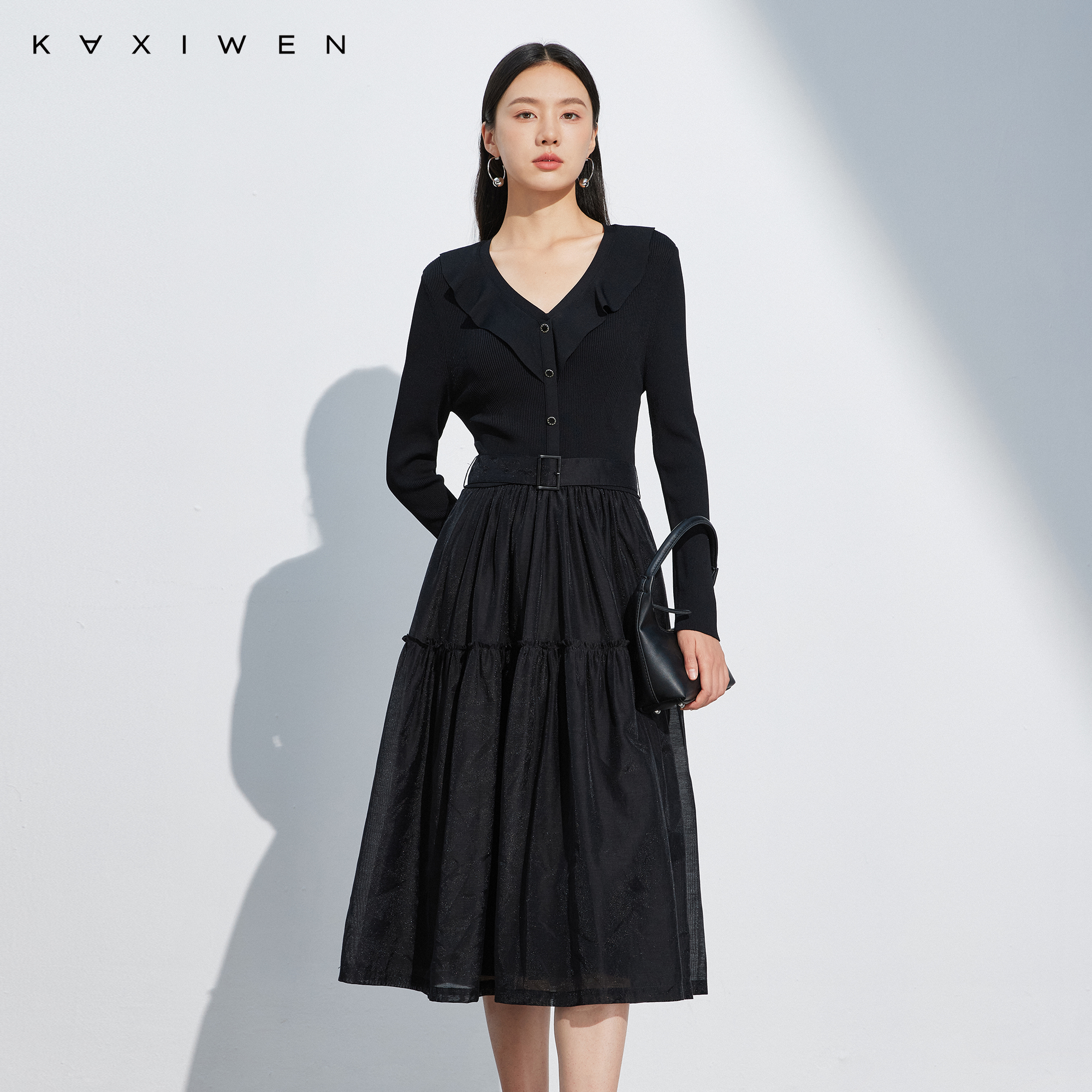 佧茜文气质天丝连衣裙潮流秋季新款黑色V领荷叶边拼接中长裙女 - 图0