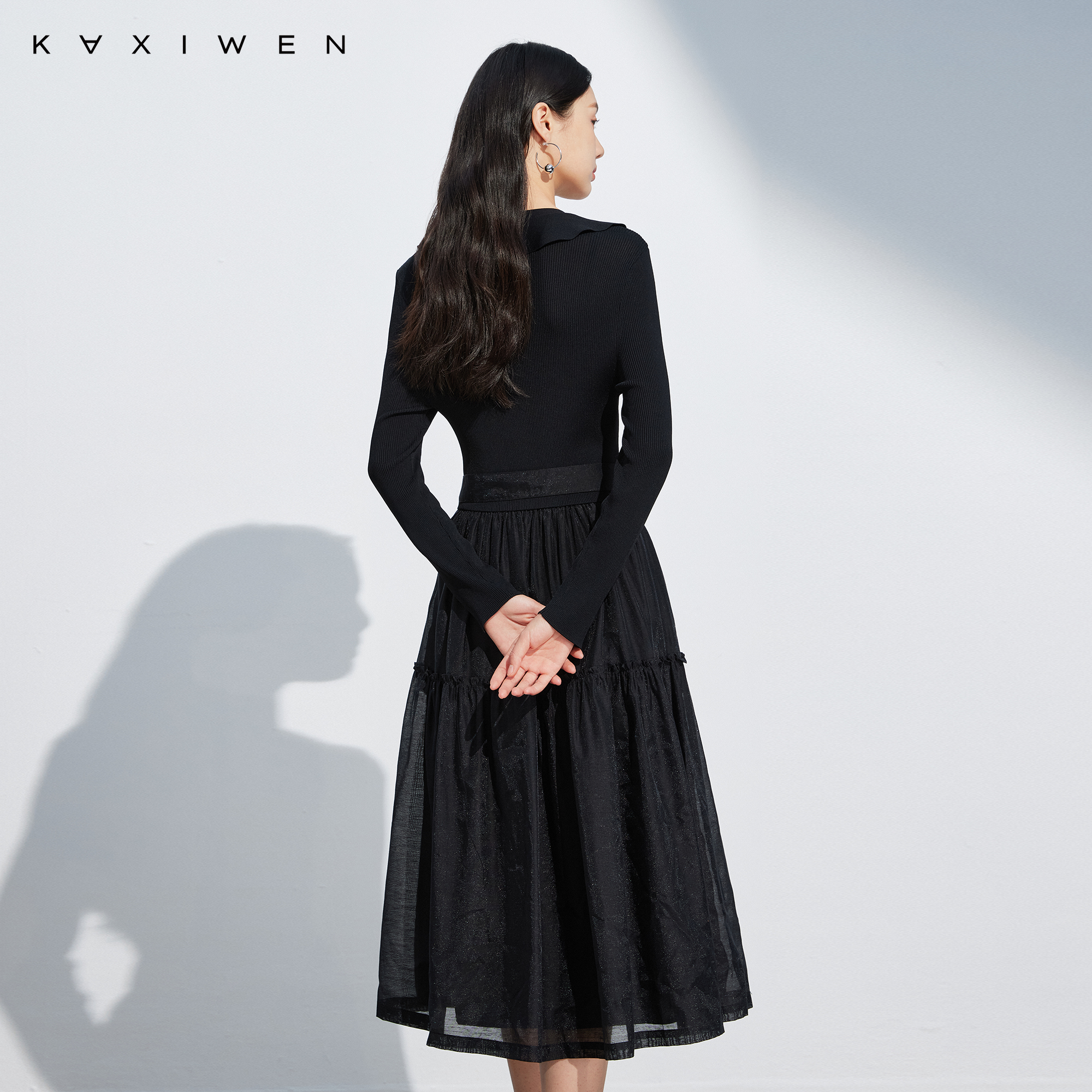 佧茜文气质天丝连衣裙潮流秋季新款黑色V领荷叶边拼接中长裙女 - 图3