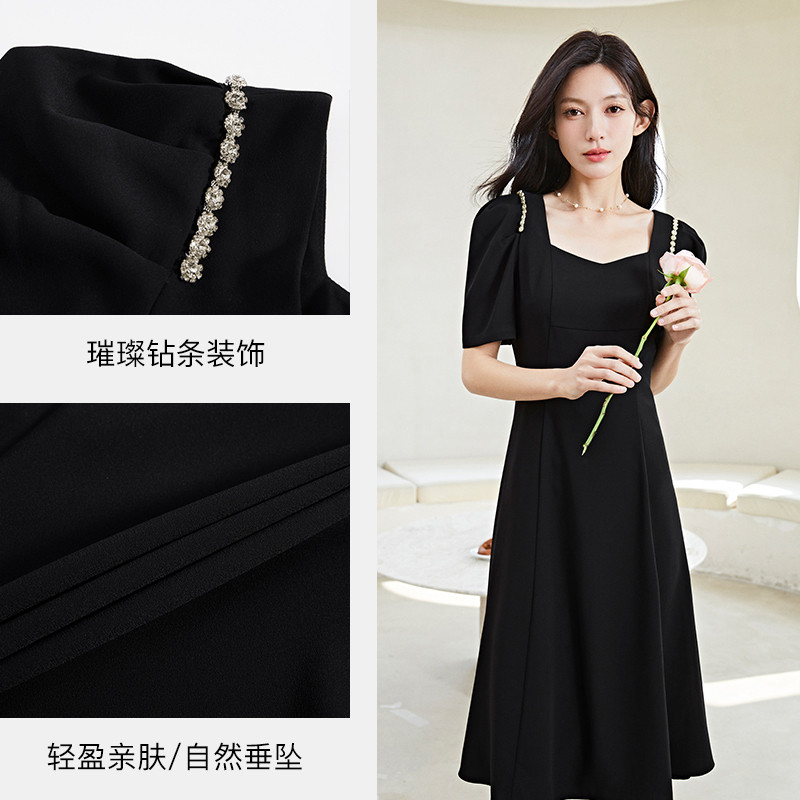  佧茜文服饰连衣裙