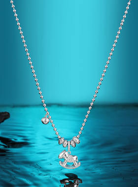 「马上有钱花」小马吊坠钛钢项链